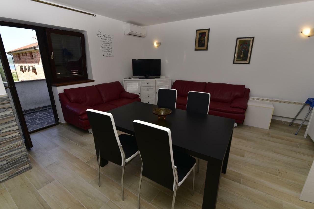 Apartments Matthew & Oscar Porat  Εξωτερικό φωτογραφία