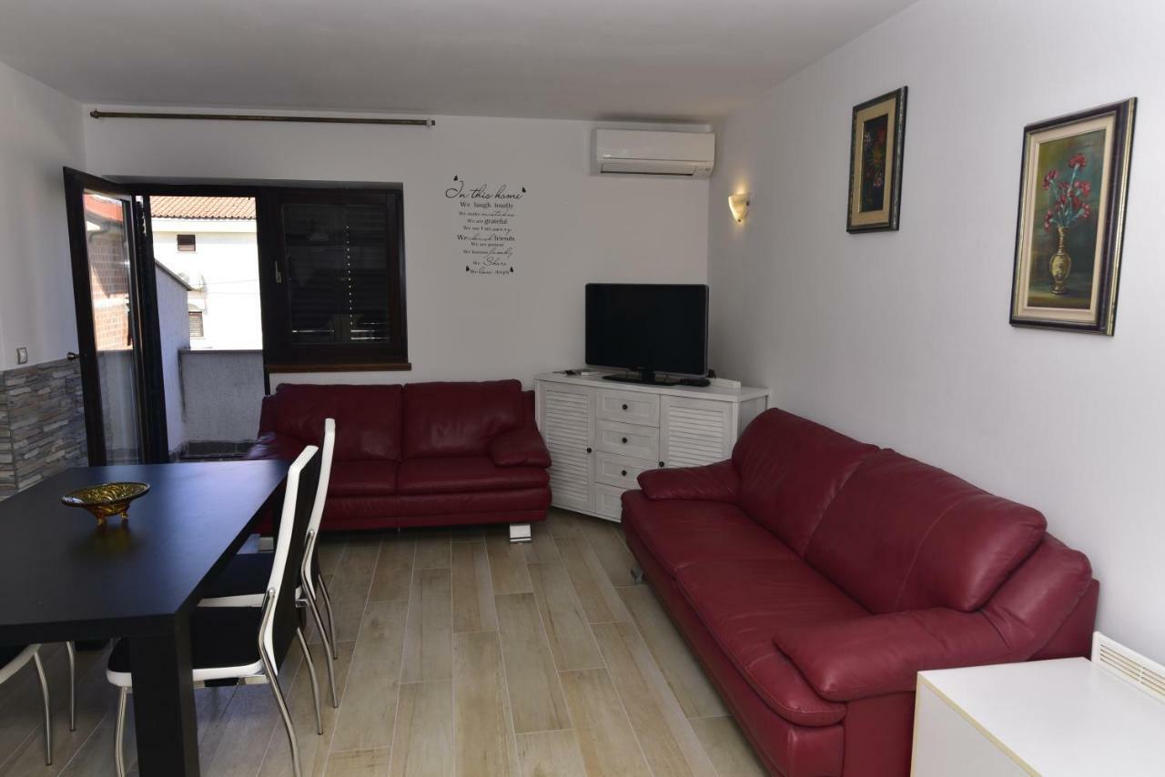 Apartments Matthew & Oscar Porat  Εξωτερικό φωτογραφία