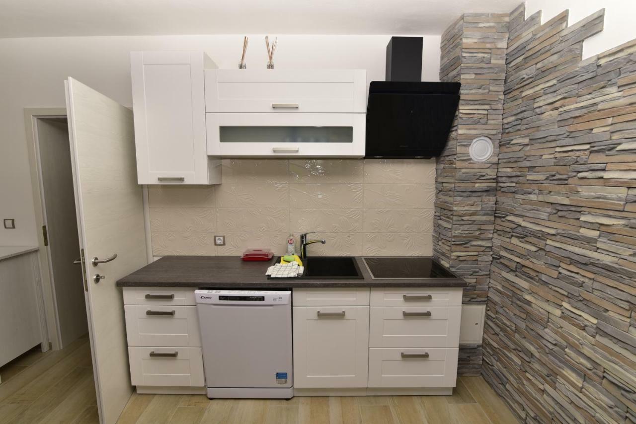 Apartments Matthew & Oscar Porat  Εξωτερικό φωτογραφία