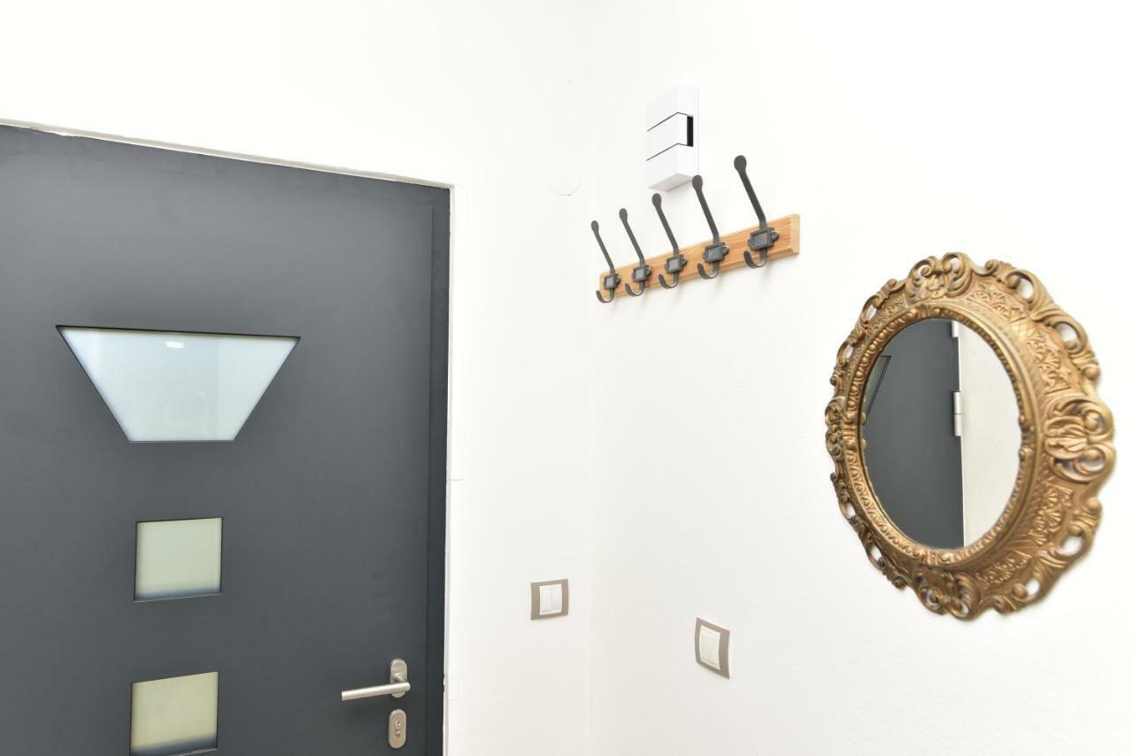 Apartments Matthew & Oscar Porat  Εξωτερικό φωτογραφία