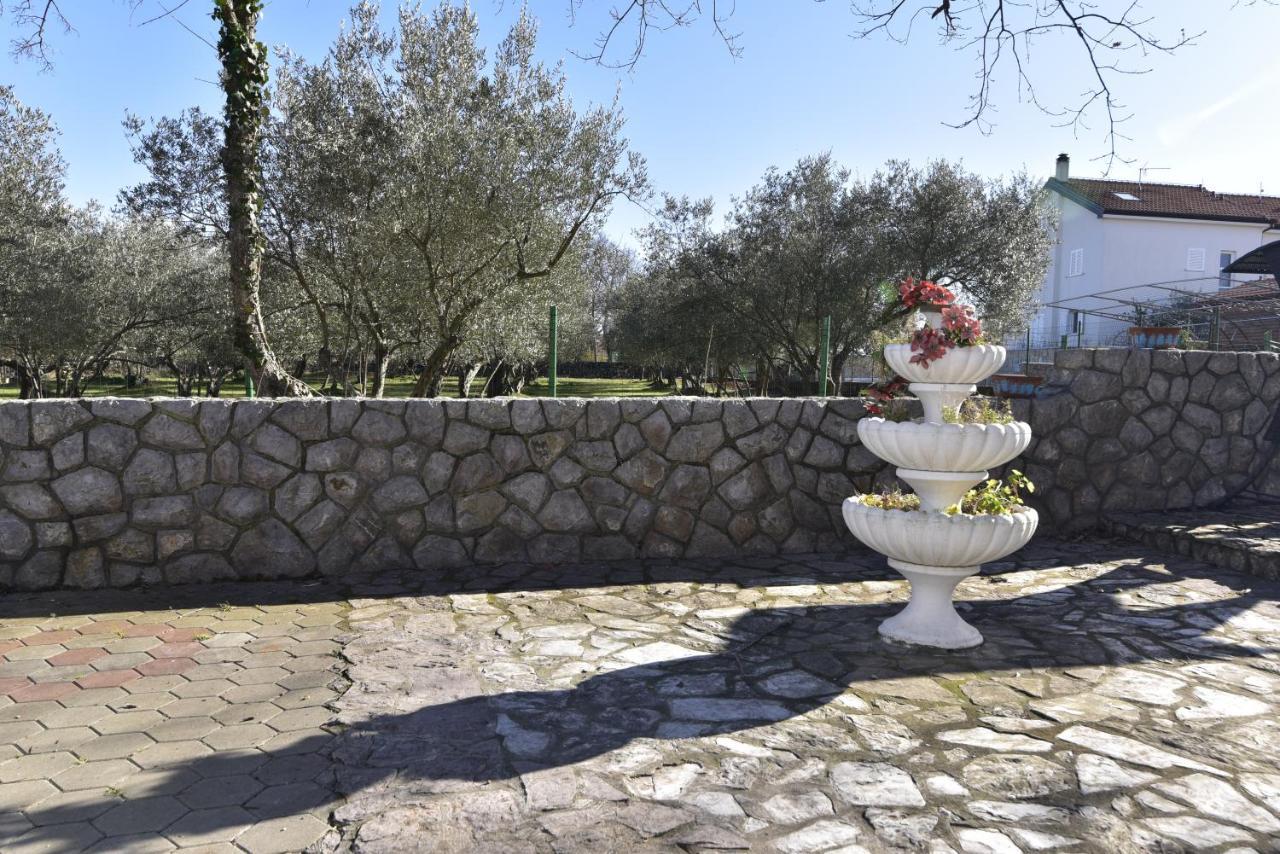 Apartments Matthew & Oscar Porat  Εξωτερικό φωτογραφία